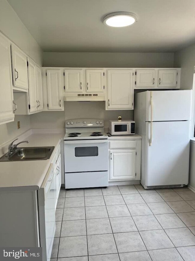 Building Photo - 2507 Glengyle Dr