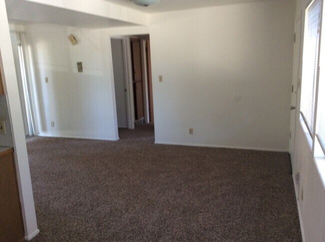 Foto del edificio - 343 100 N