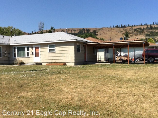 Building Photo - 606 3rd St