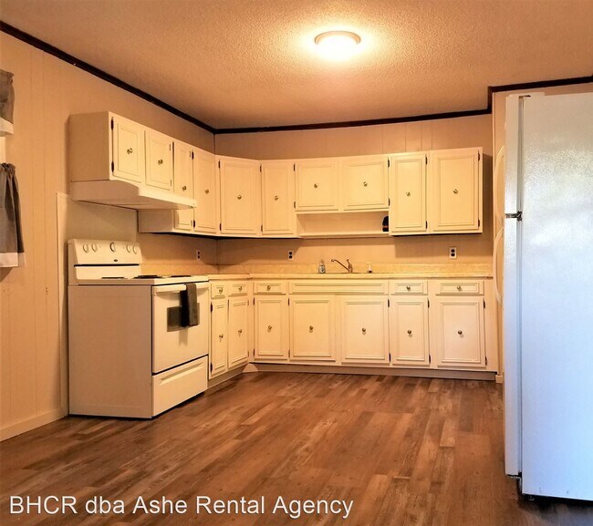 Foto del edificio - 2577 S Big Horse Creek Rd