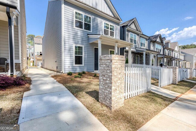 Building Photo - 625 Everett Ln