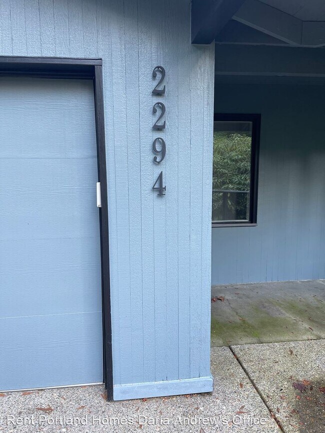 Foto del edificio - 5 br, 3 bath House - 2294 SW Humphrey Park