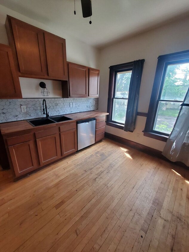 Primary Photo - 3539-3541 W Highland Blvd. (Duplex)