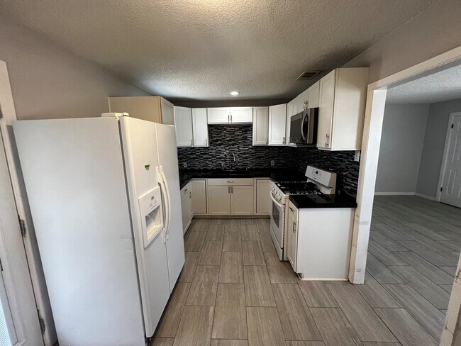 Foto del edificio - 1409 E 38th St