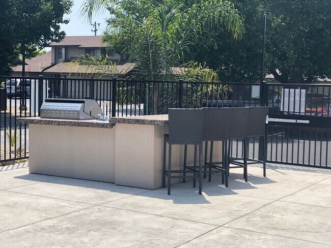 Foto del edificio - 2351 Fir Ave