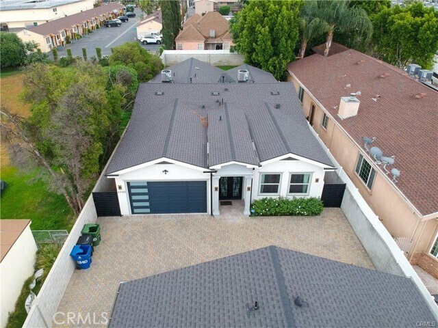 Foto del edificio - 6940 Peach Ave
