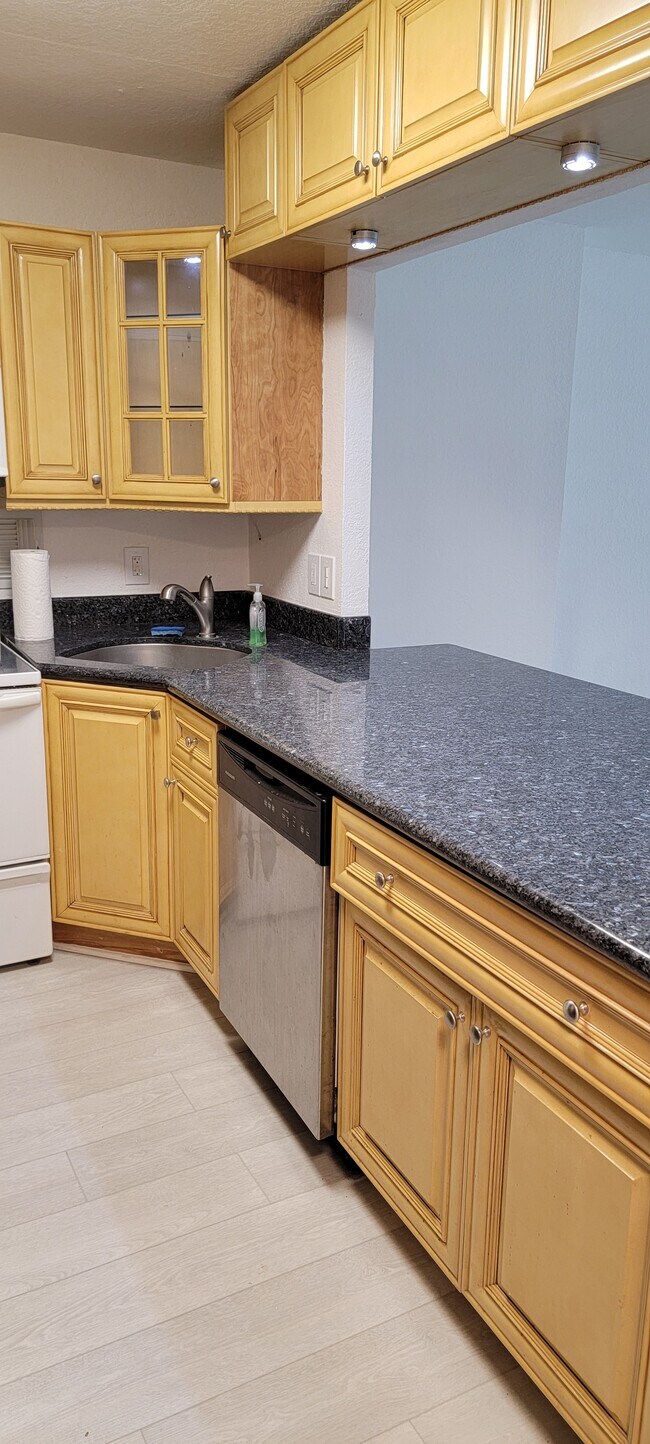 Cocina - 2016 Bay Dr