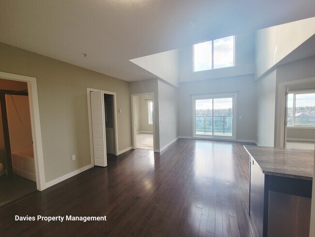 Photo du bâtiment - 1238 Windermere Way SW