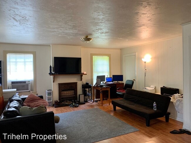 Building Photo - 1025 Madison St