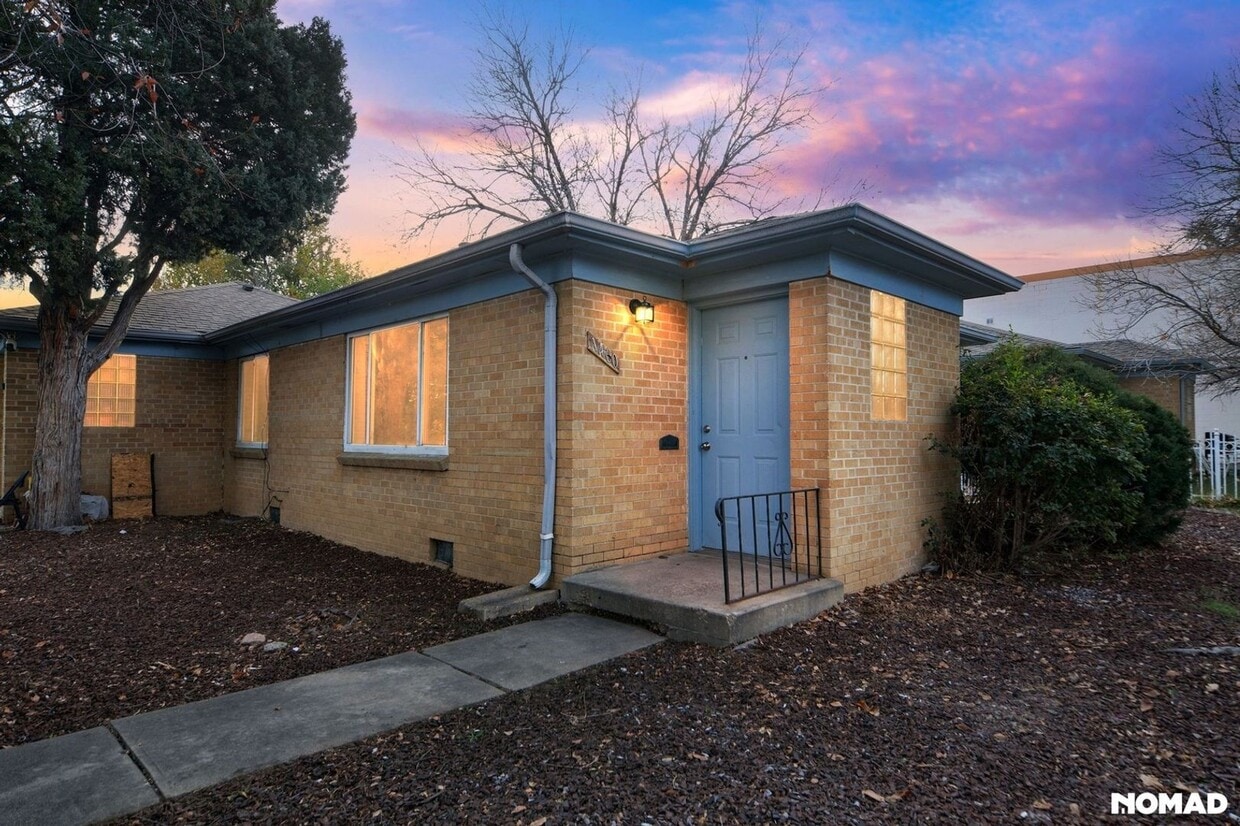 Primary Photo - Remodeled 2BR/1BA Apartment in Aurora