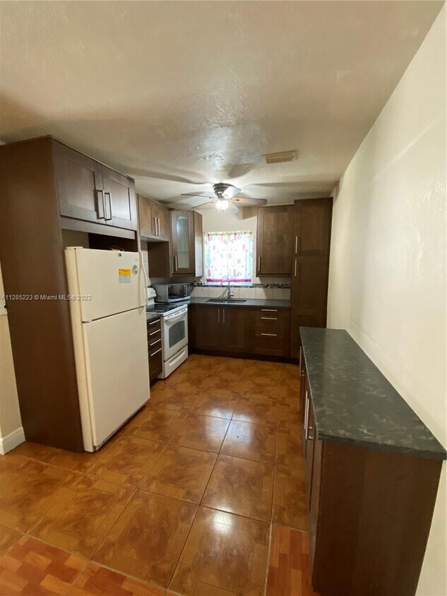 Building Photo - 7637 Miramar Pkwy