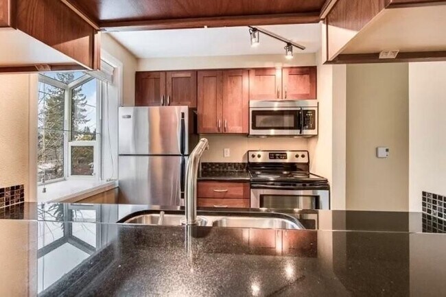 Foto del edificio - 9056 Mary Ave NW