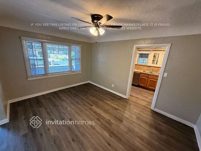 Foto del edificio - 2062 W 65th St