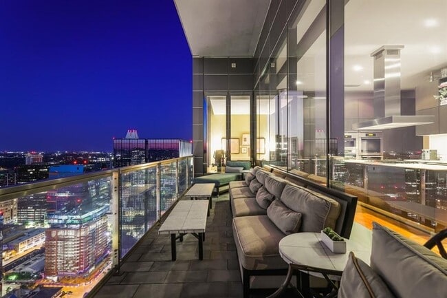 Building Photo - 210 Lavaca St