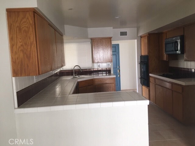 Building Photo - 304 Hastings St