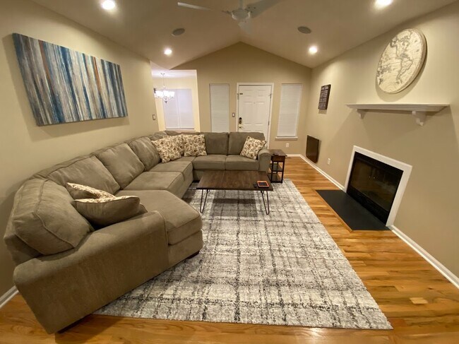 living room - 1217 Stoneferry Ln