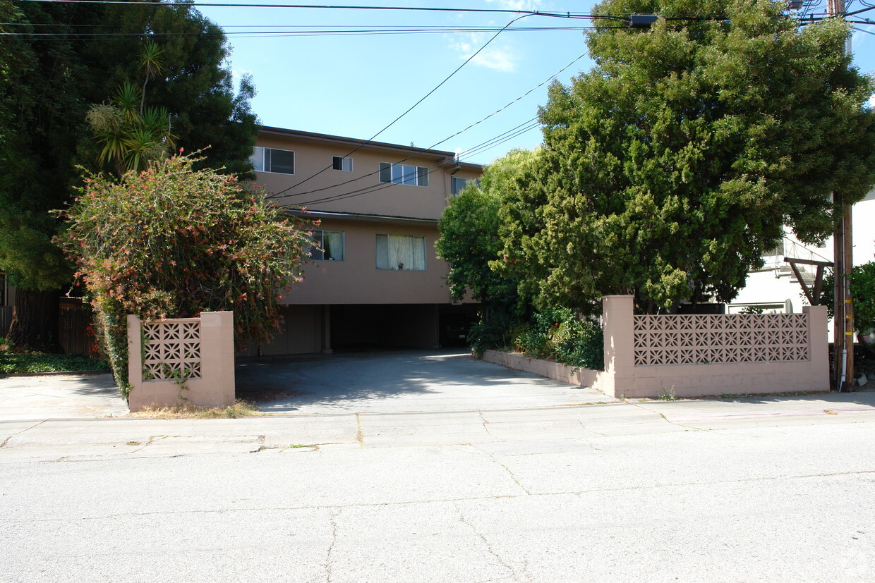 Building Photo - 40 22nd Ave
