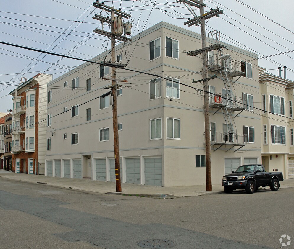 Primary Photo - 590 26th Ave