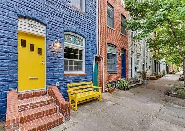 Foto del edificio - Charming 3 Bedroom/2.5 Bathroom Townhome in Beautiful Upper Fells Point!