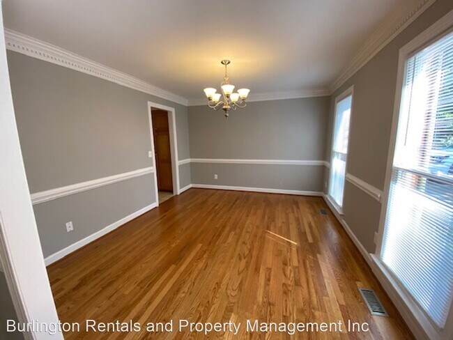Building Photo - 3 br, 2 bath House - 105 Avenue of Trees