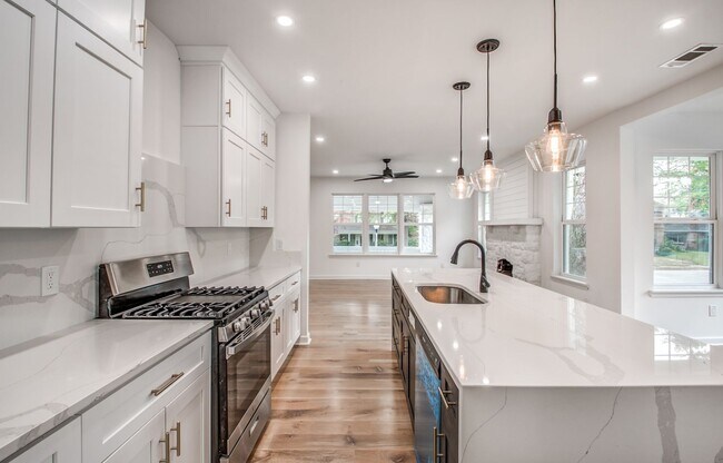 Foto del edificio - Elegant Midtown Memphis Single-Family Home for Lease