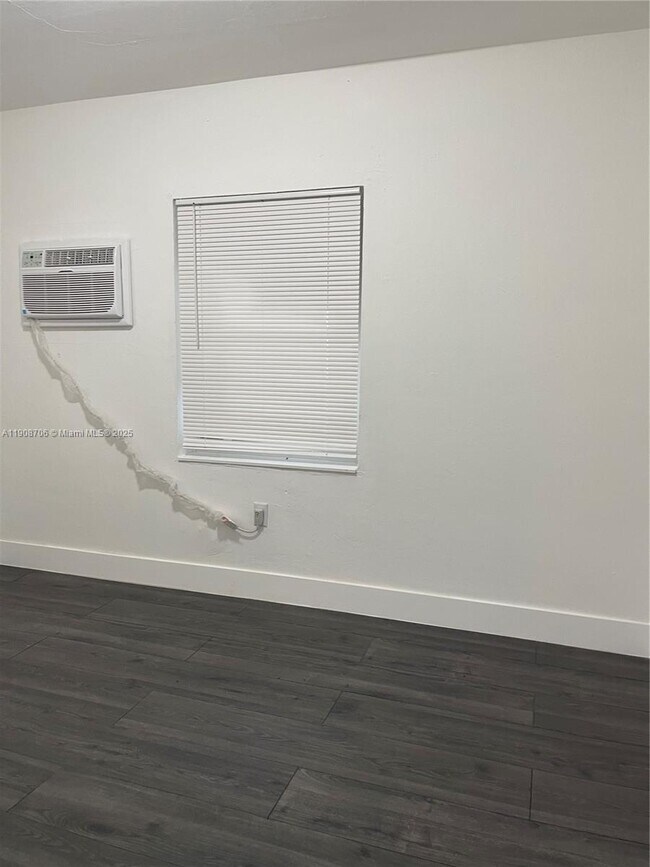 Foto del edificio - 5306 NW 18th Ave