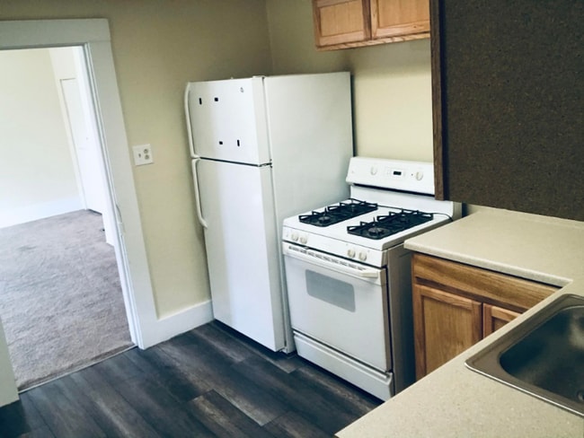 Building Photo - 1200 1/2 Gomber Ave