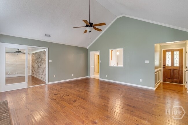 Building Photo - 397 Greenwich Dr