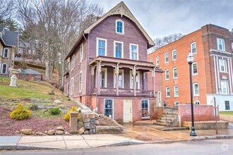 Building Photo - 65 S High St