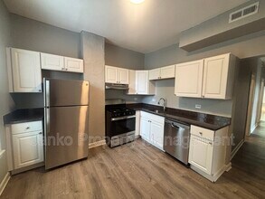 Building Photo - 7308 S Kenwood Ave