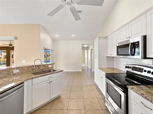 Building Photo - 830 SW 36th Ter