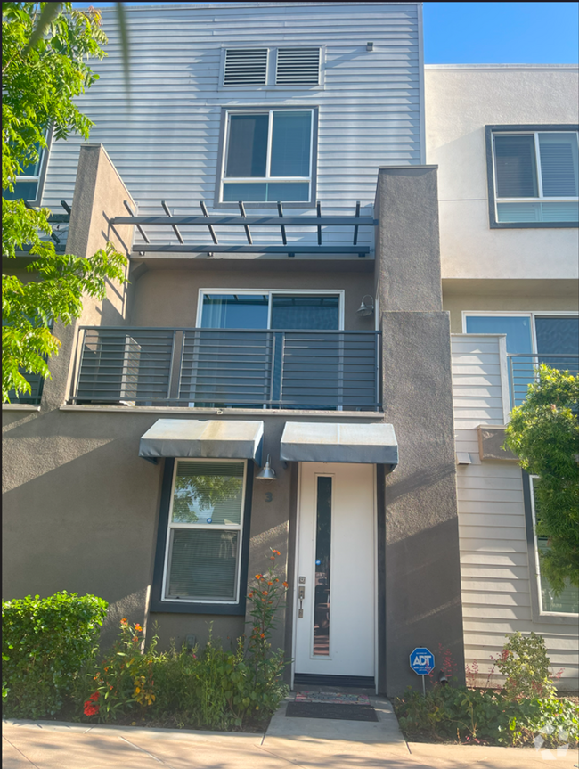 Building Photo - 9040 Garvey Ave