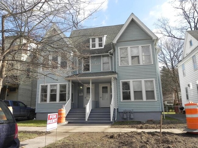 Foto del edificio - 513 S Albany St