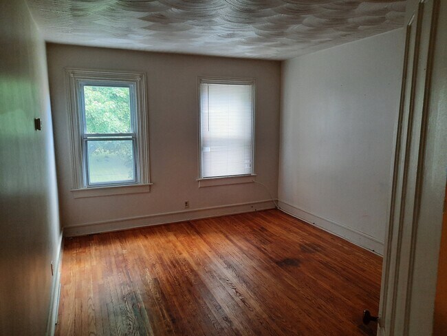 Building Photo - 217 N James St