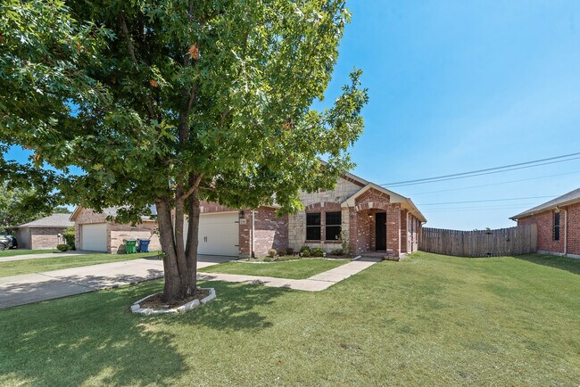 Foto del edificio - 550 Laurel Ln