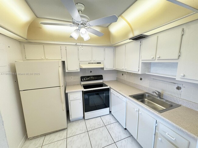 Foto del edificio - 379 Saxony Ln