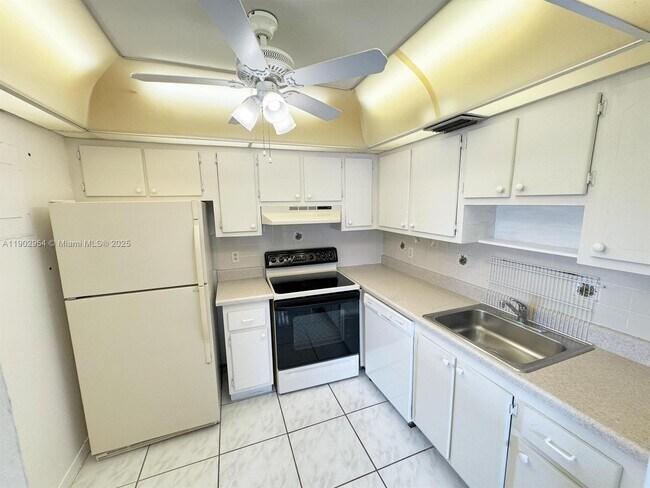 Building Photo - 379 Saxony Ln