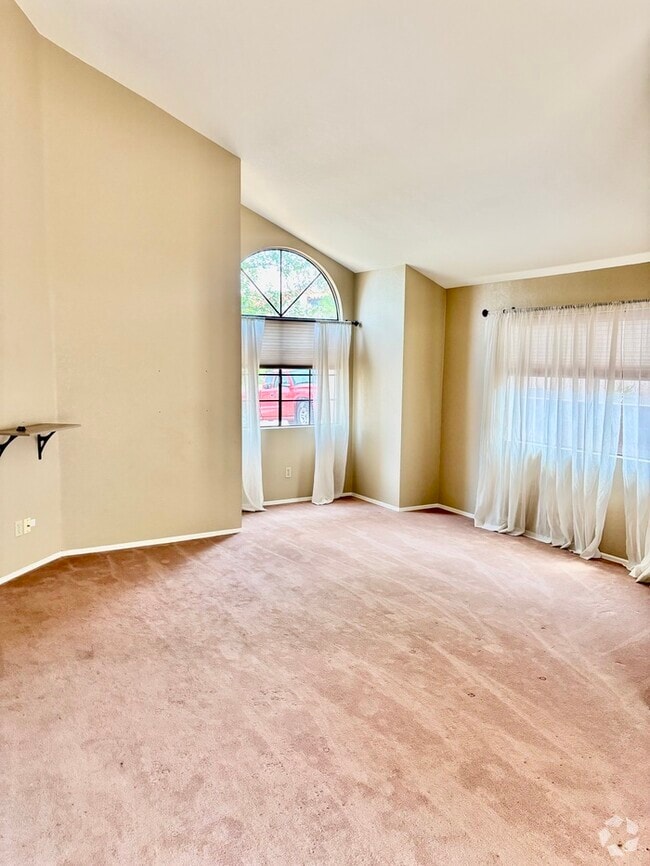 Building Photo - 8863 N Willeta Dr