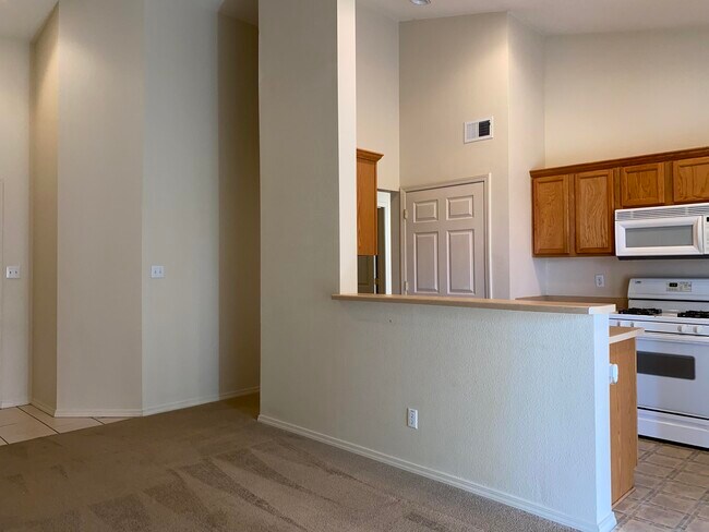 Building Photo - 1121 Meadowlark Way SE
