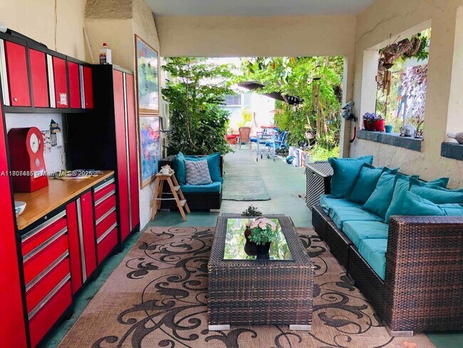 Foto del edificio - 769 NW 10th St
