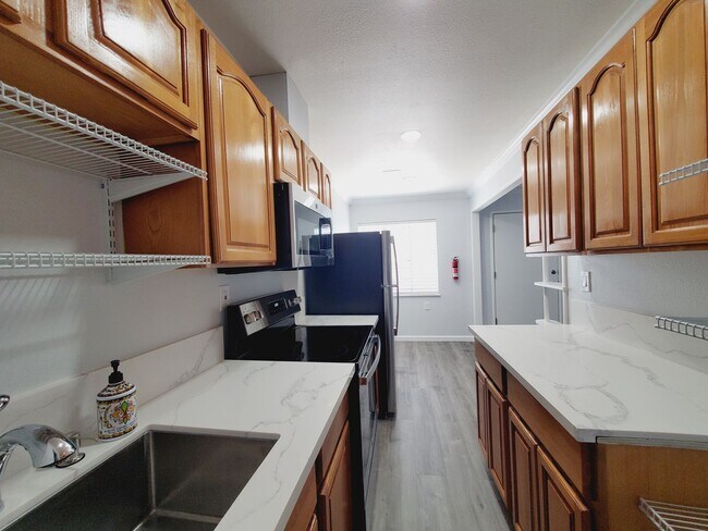 Foto del edificio - Ground floor One bedroom with Private Patio near Diamond District