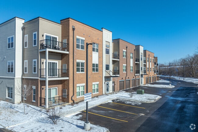 Building Photo - Lincoln Station Rowhomes