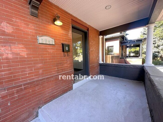 Building Photo - 2943 N York St