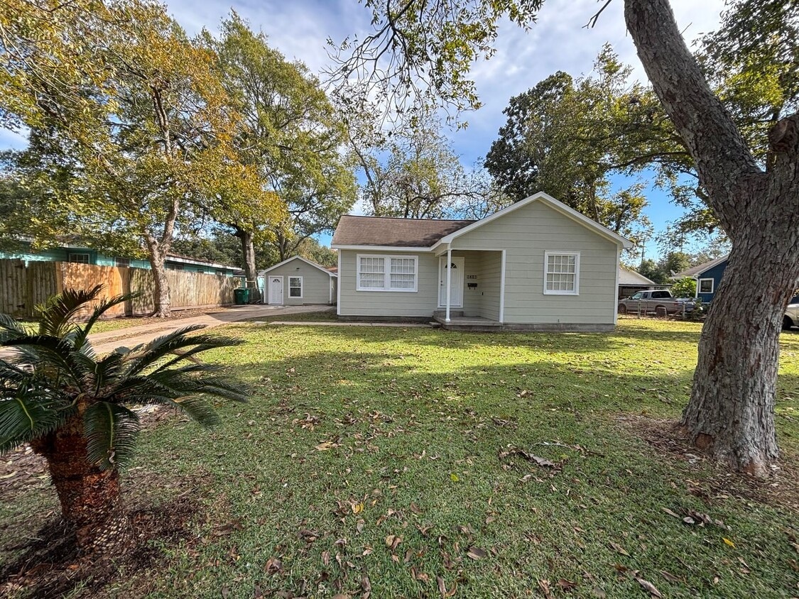 3 Bedroom 2 Bath with Separate Mother in Law Suite - 3 Bedroom 2 Bath with Separate Mother in Law Suite