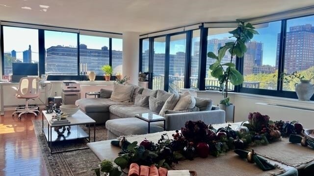Foto principal - 700 Grove St