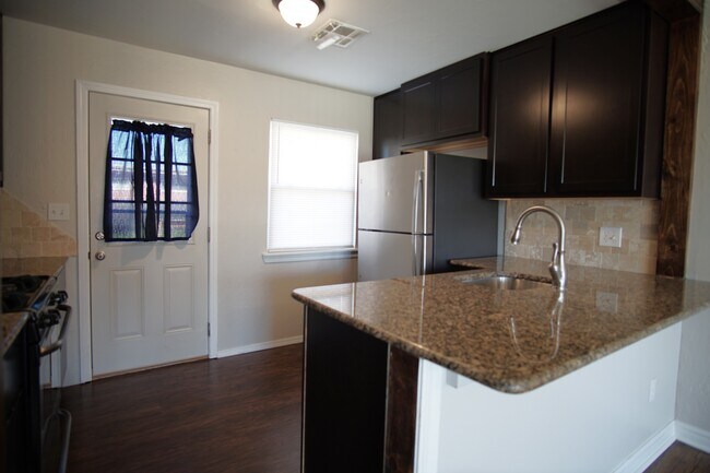 Building Photo - 9309 Mahler Pl