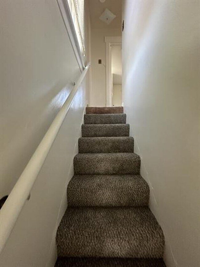 Foto del edificio - 806 N Coler Ave