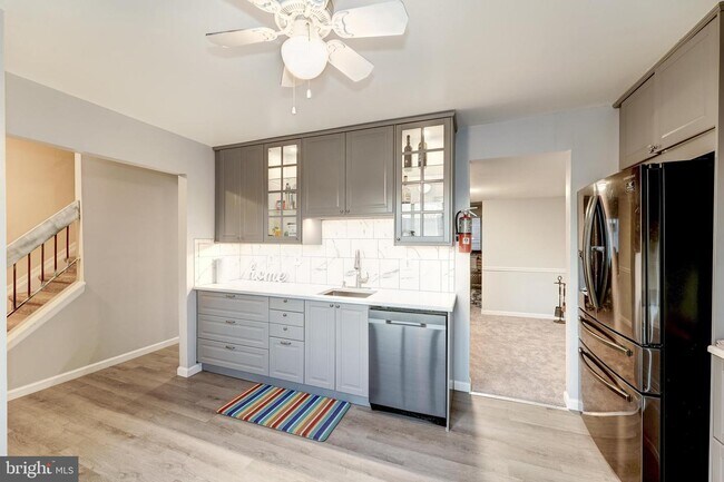 Foto del edificio - 6511 Buckland Ct