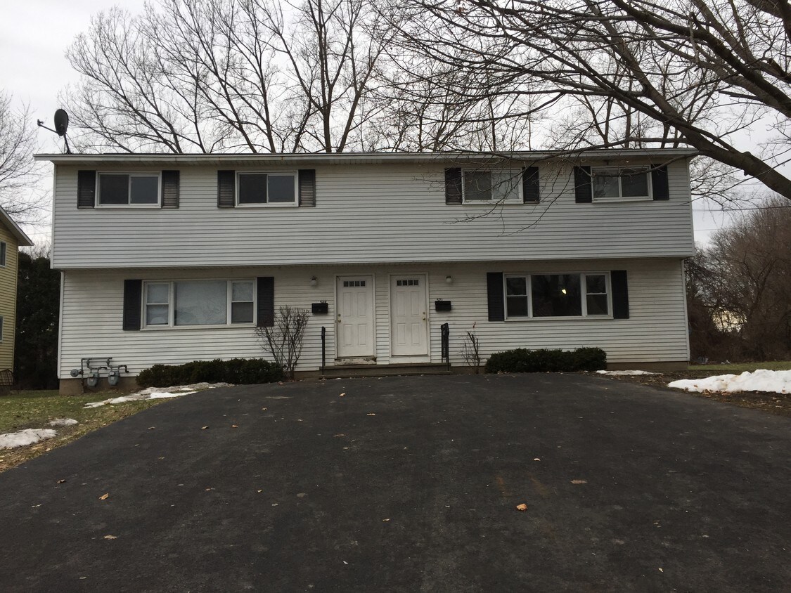 569571 Sunflower Dr, Liverpool, NY 13088 Townhouse for Rent in Liverpool, NY