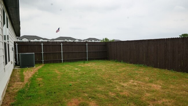 Building Photo - Stunning 3x2 Luxury Duplex in Buda, TX!